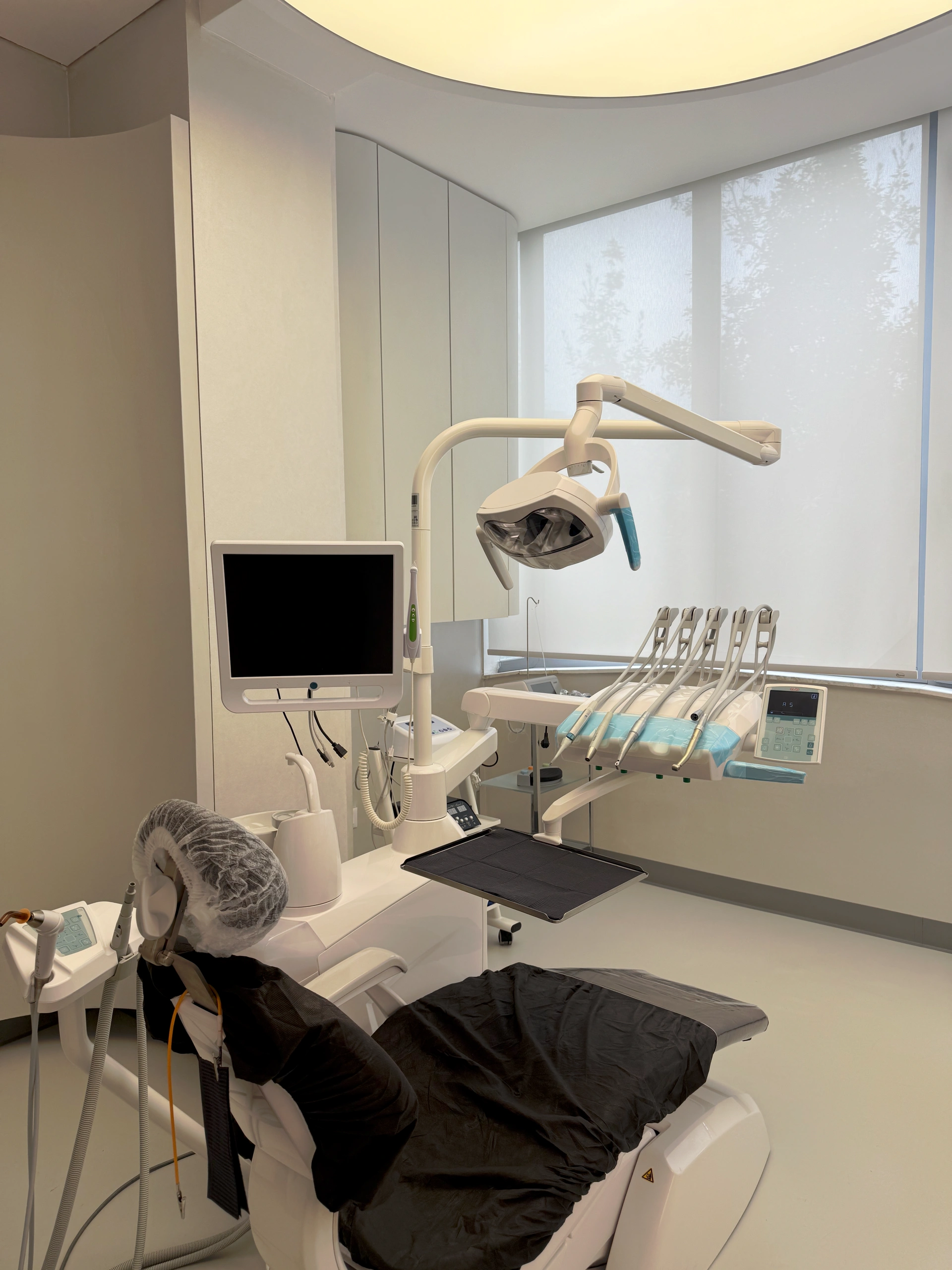 A treatment room at Dental Oasis Tirana